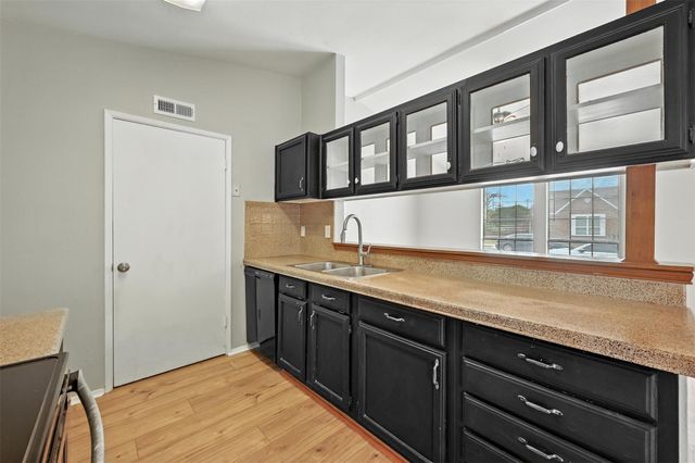 6076 Dooley Drive, The Colony, TX 75056