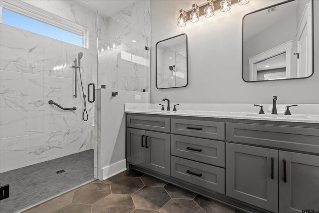 3860 FM 1995, Van, TX 75790