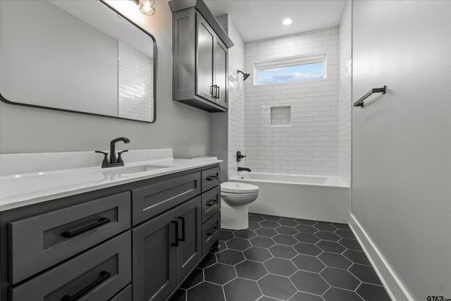 3860 FM 1995, Van, TX 75790