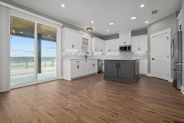 3860 FM 1995, Van, TX 75790