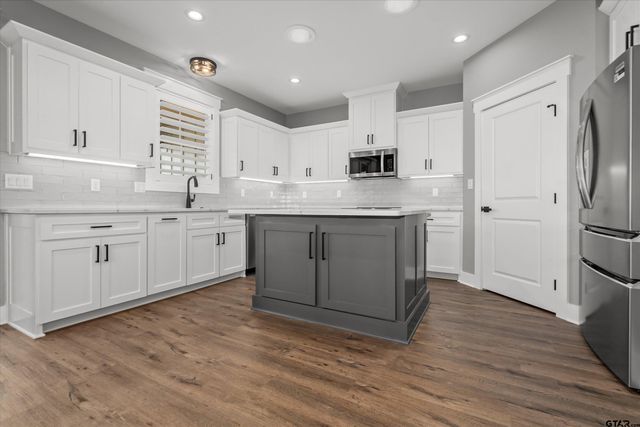 3860 FM 1995, Van, TX 75790