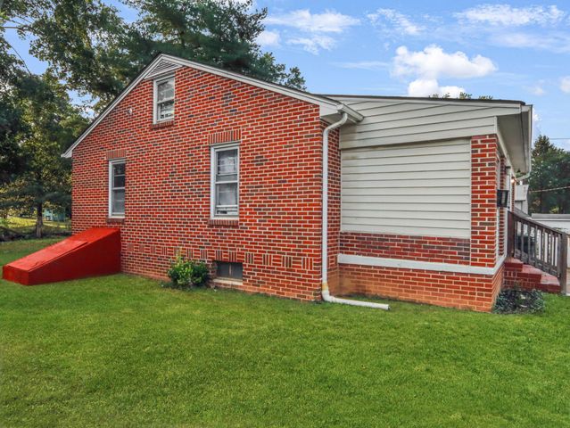 165 BROOKDALE AVE, Martinsburg, WV 25401