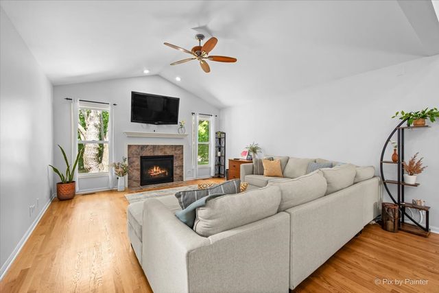 1306 Dancing Bear Lane, Elgin, IL 60120