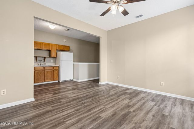 2737 VERNON Terrace 8, Jacksonville, FL 32205