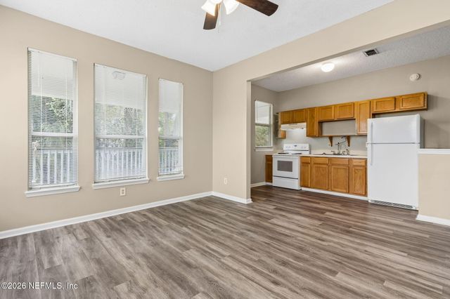 2737 VERNON Terrace 8, Jacksonville, FL 32205