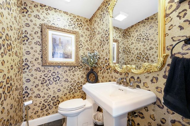 50 Elm St, Plympton, MA 02367