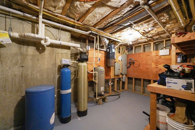 50 Elm St, Plympton, MA 02367