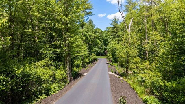 50 Elm St, Plympton, MA 02367