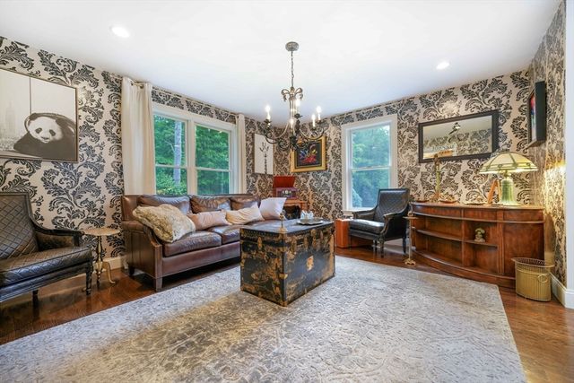 50 Elm St, Plympton, MA 02367