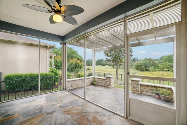 207 Trinity LN, Georgetown, TX 78633