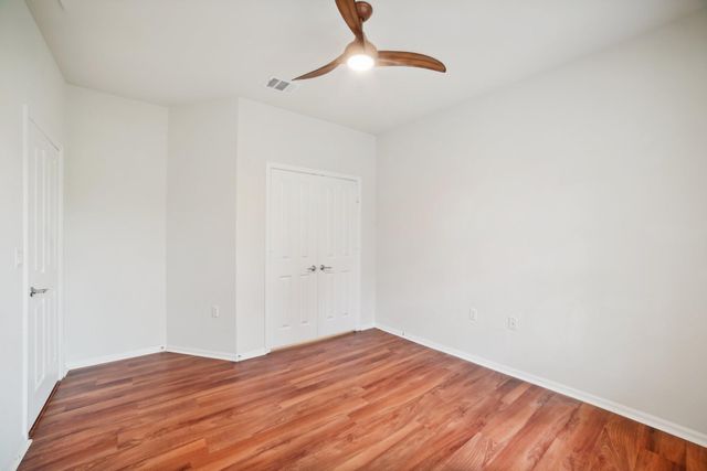 207 Trinity LN, Georgetown, TX 78633