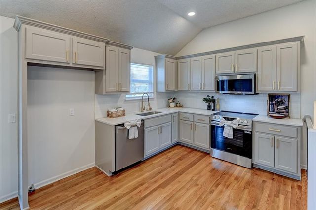 626 S Walnut Street, Gardner, KS 66030