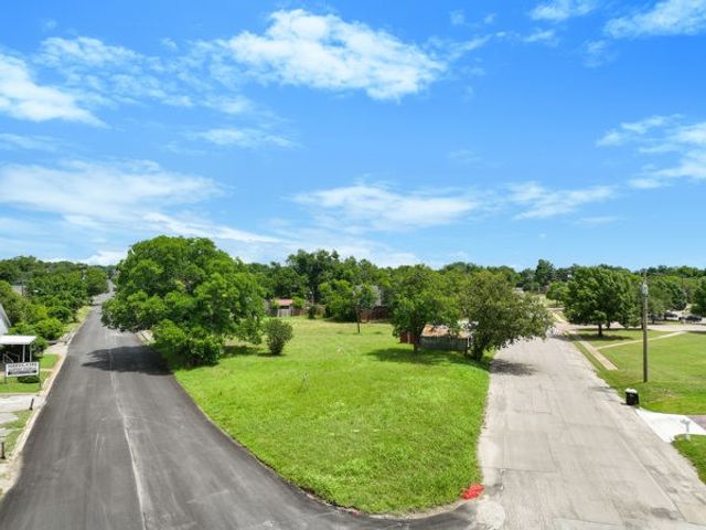 602 Trinity Street, Cleburne, TX 76031