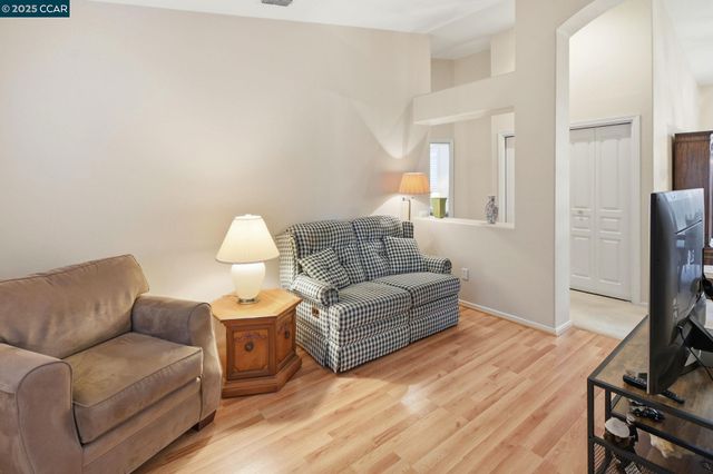 443 Mandarin Cir, Vacaville, CA 95687