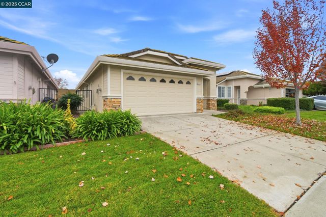 443 Mandarin Cir, Vacaville, CA 95687