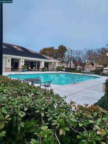 443 Mandarin Cir, Vacaville, CA 95687