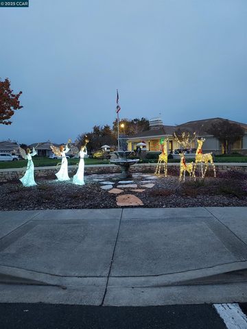 443 Mandarin Cir, Vacaville, CA 95687