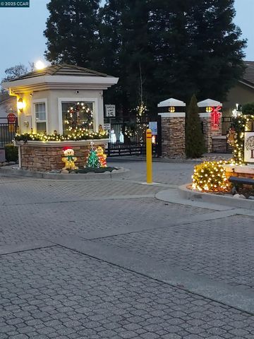 443 Mandarin Cir, Vacaville, CA 95687