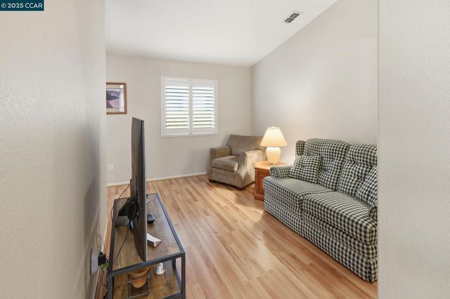 443 Mandarin Cir, Vacaville, CA 95687