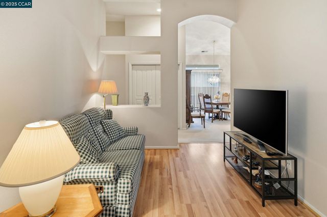 443 Mandarin Cir, Vacaville, CA 95687