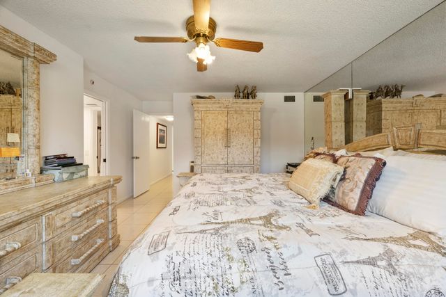 4940 E Sabal Palm Boulevard 108, Tamarac, FL 33319