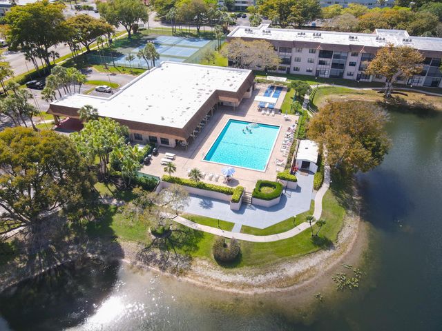 4940 E Sabal Palm Boulevard 108, Tamarac, FL 33319