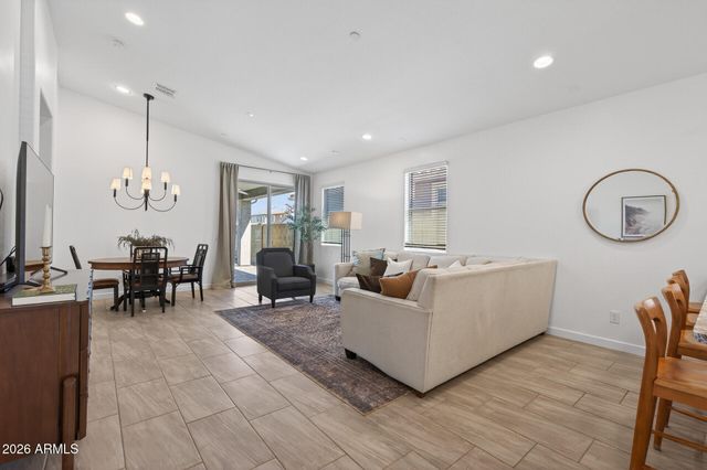 9558 E TESLA Avenue, Mesa, AZ 85212