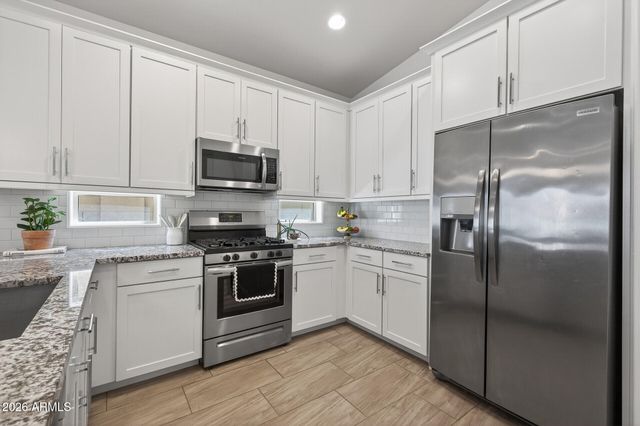 9558 E TESLA Avenue, Mesa, AZ 85212