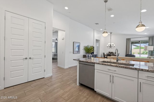 9558 E TESLA Avenue, Mesa, AZ 85212