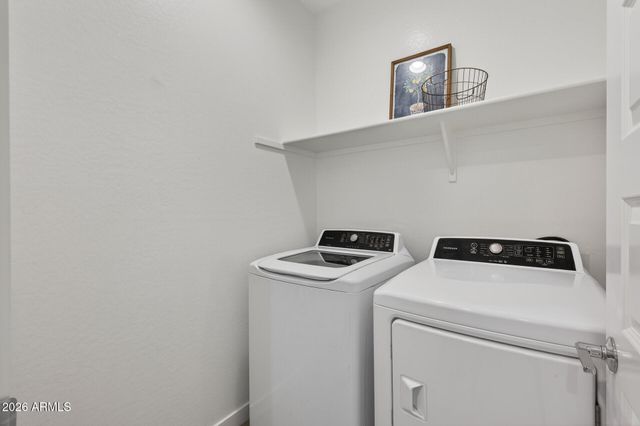 9558 E TESLA Avenue, Mesa, AZ 85212