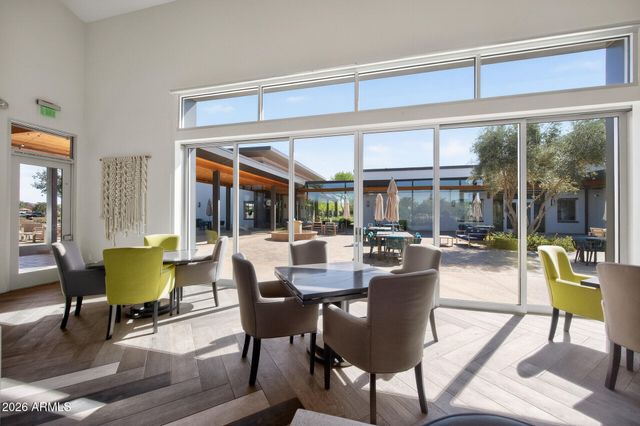 9558 E TESLA Avenue, Mesa, AZ 85212