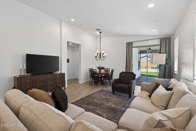 9558 E TESLA Avenue, Mesa, AZ 85212