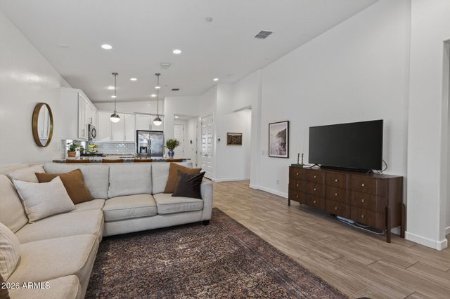 9558 E TESLA Avenue, Mesa, AZ 85212