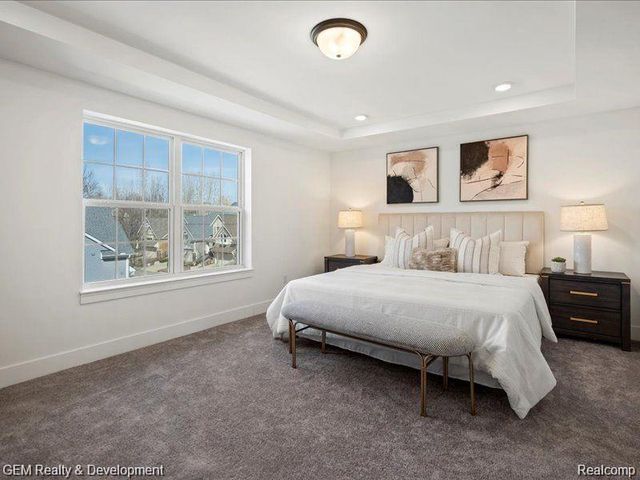 549 Village Lane, Milford, MI 48381