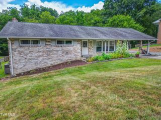 4005 Leaning Pine Road, Kingsport, TN 37660