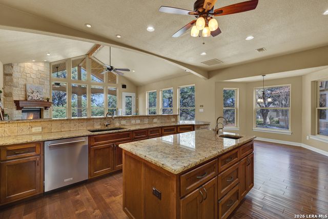 7607 Sky Loop, San Antonio, TX 78266