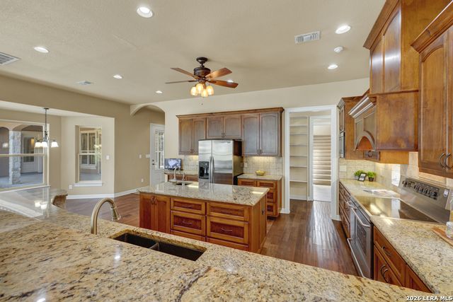 7607 Sky Loop, San Antonio, TX 78266