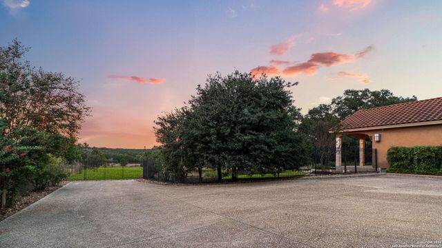 7607 Sky Loop, San Antonio, TX 78266