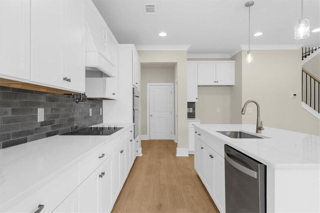 5579 Overview Drive, Flowery Branch, GA 30542