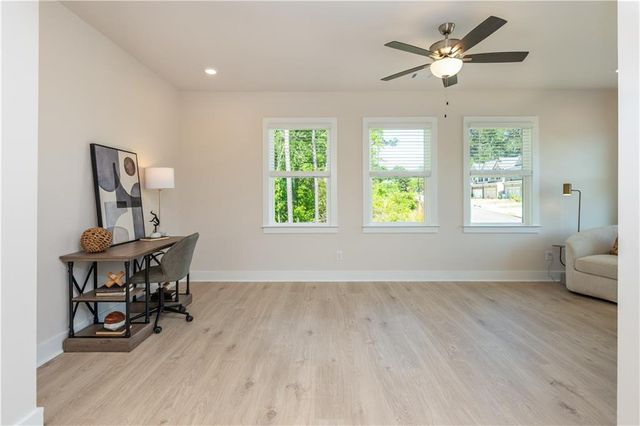 5579 Overview Drive, Flowery Branch, GA 30542