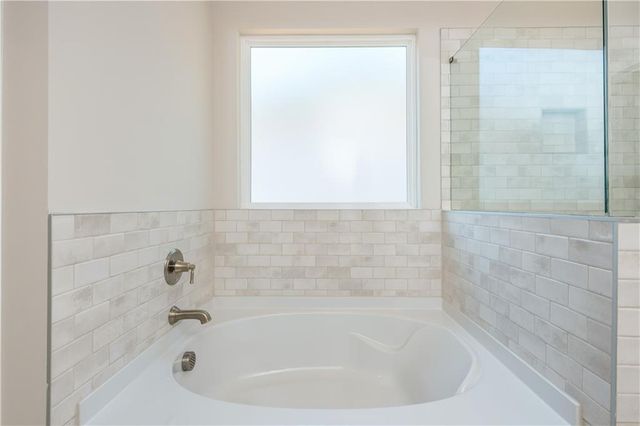 5579 Overview Drive, Flowery Branch, GA 30542