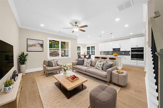 5579 Overview Drive, Flowery Branch, GA 30542