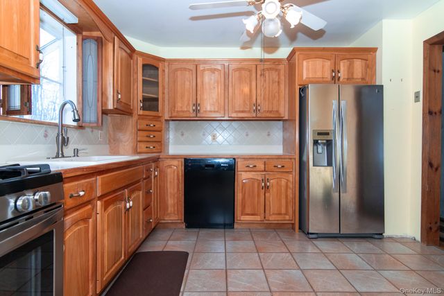 3 Russett Lane, Wappingers Falls, NY 12590