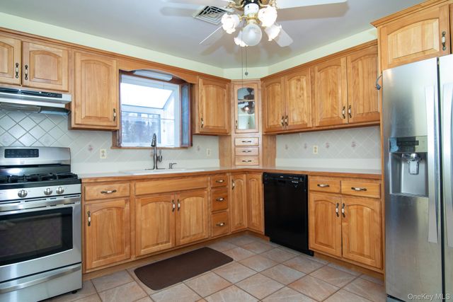 3 Russett Lane, Wappingers Falls, NY 12590