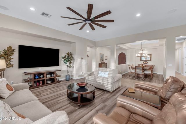 4390 S WHITE Drive, Chandler, AZ 85249