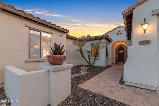 4390 S WHITE Drive, Chandler, AZ 85249