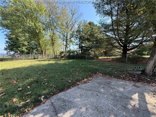 4819 Hickory Street, South Charleston, WV 25309