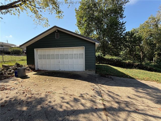 4819 Hickory Street, South Charleston, WV 25309