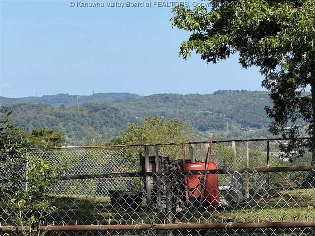 4819 Hickory Street, South Charleston, WV 25309