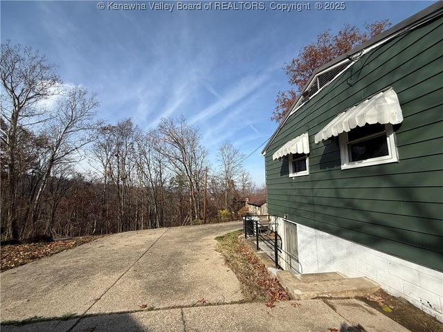 4819 Hickory Street, South Charleston, WV 25309